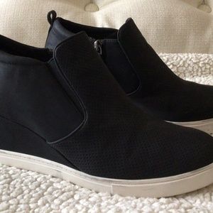 Sasina bootie size 11